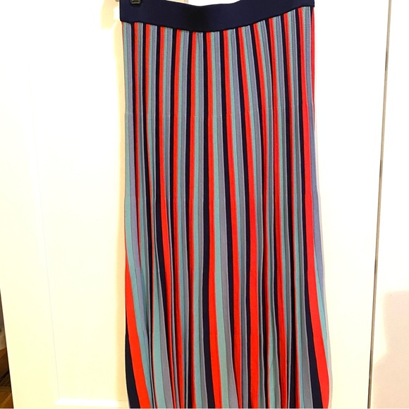 Holagen Pleated Knit Skirt-NWT - Picture 7 of 11